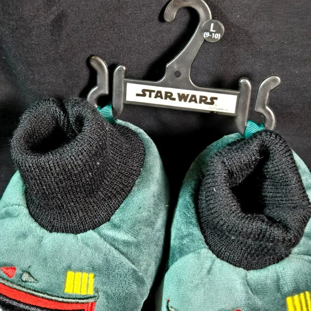 Star Wars Mandalorian Boba Fett Kids Sz 9/10 Slippers Green Red Gripper Shoes